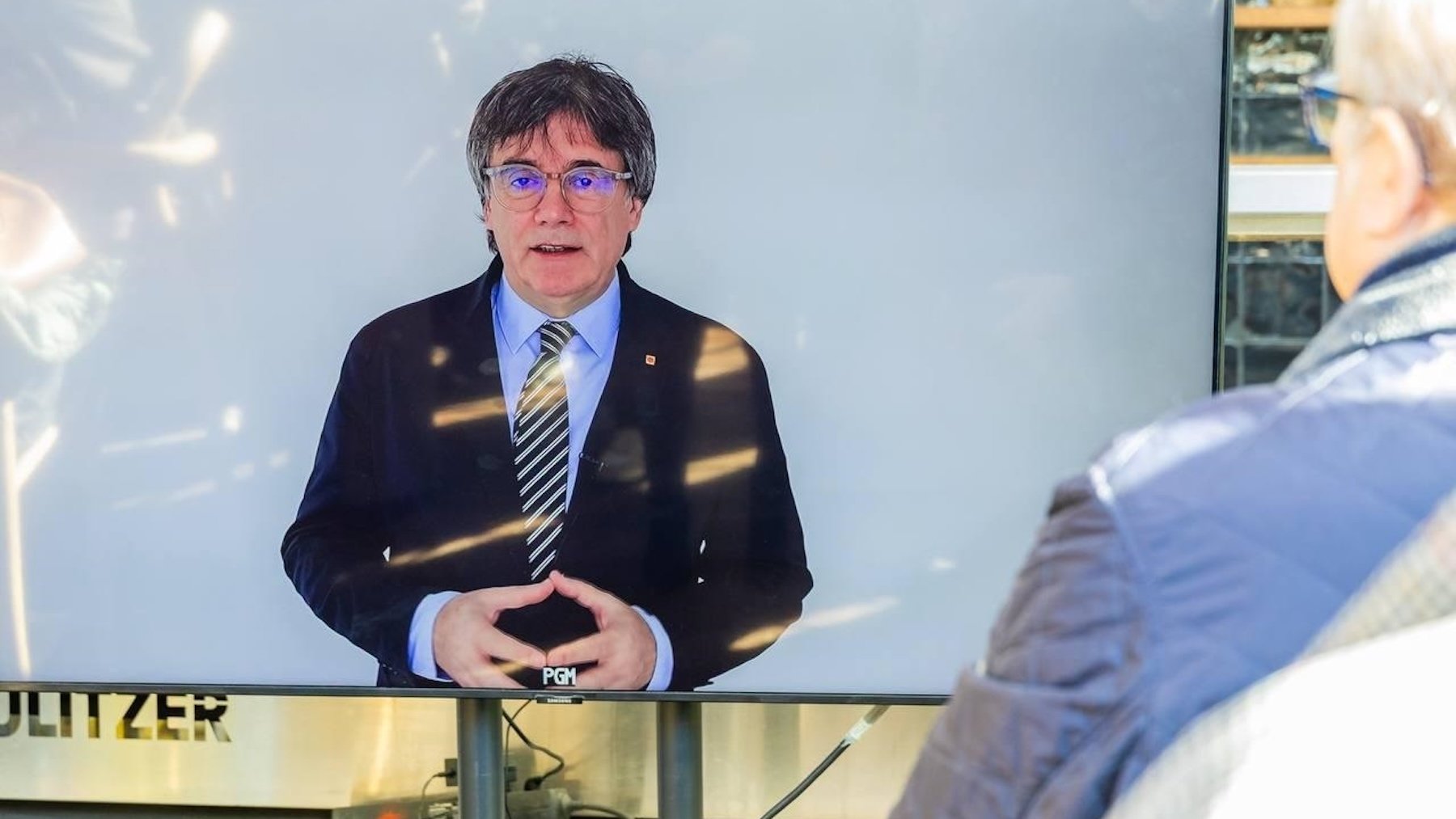 Puigdemont urge a crear un gran frente de alcaldes para hacer de Cataluña un país libre e independiente