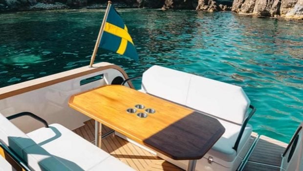 Cubierta del barco eléctrico.