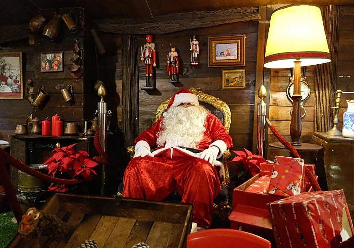 Santa Claus, en su hogar de Alicante.