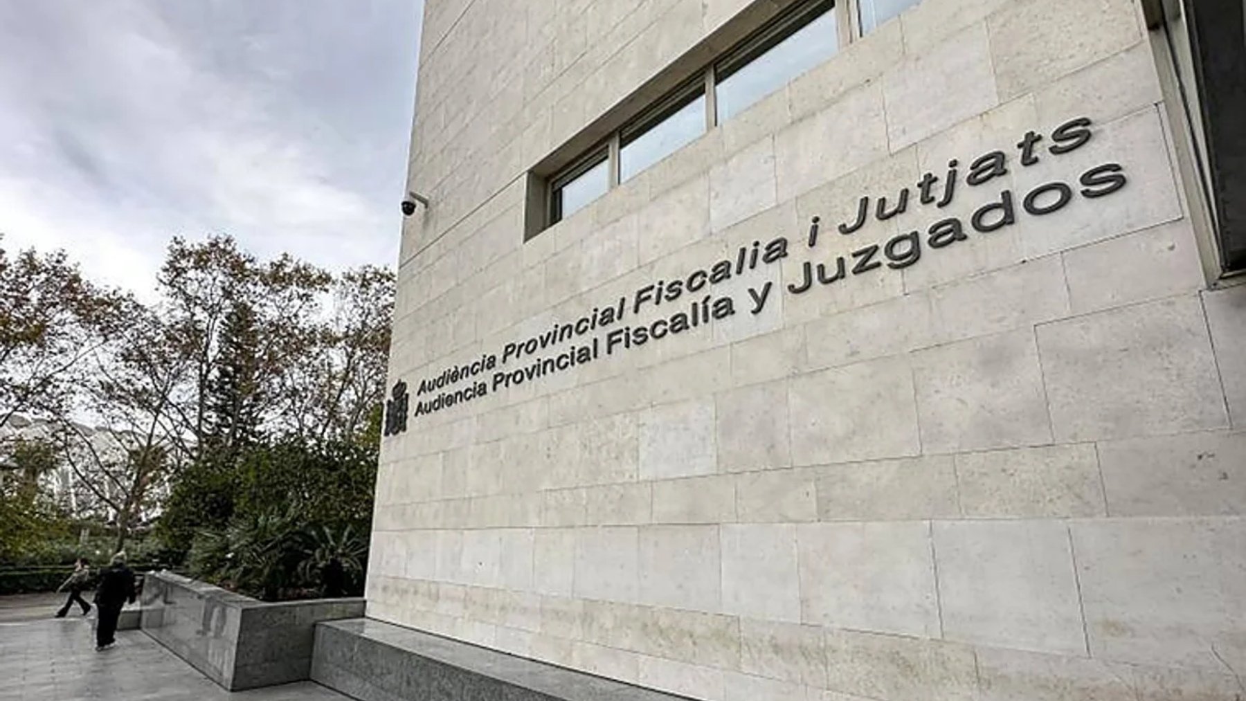 Condenan a seis años de prisión a una mujer por intentar quemar viva a su hija