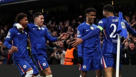 Estevao celebra su gol contra el Barcelona. (Getty)