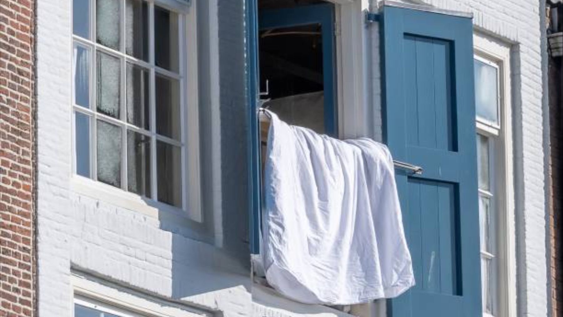 Qué pasa si tiendes tu ropa en la ventana y tus vecinos se quejan: esto es lo que dice la Ley de Propiedad Horizontal