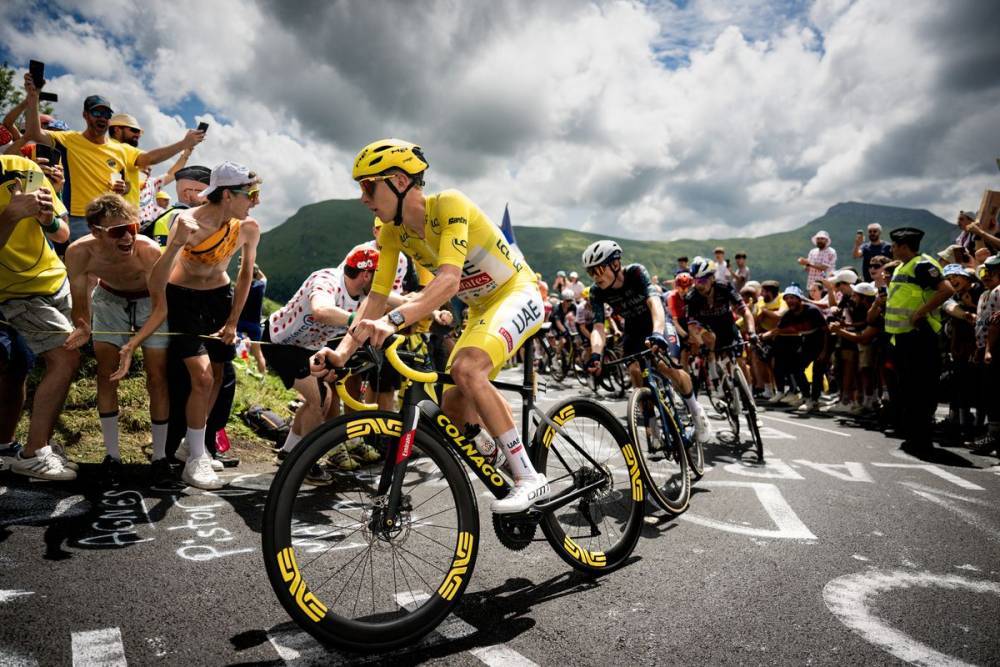 La asistencia masiva de público es una de los problemas que señalan para cancelar la etapa del Tour en Alpe d´Huez. (Foto: ASO / Billy Ceusters).