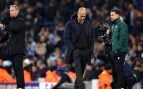 Pep Guardiola, técnico del Manchester City, durante el encuentro ante el Bayer Leverkusen