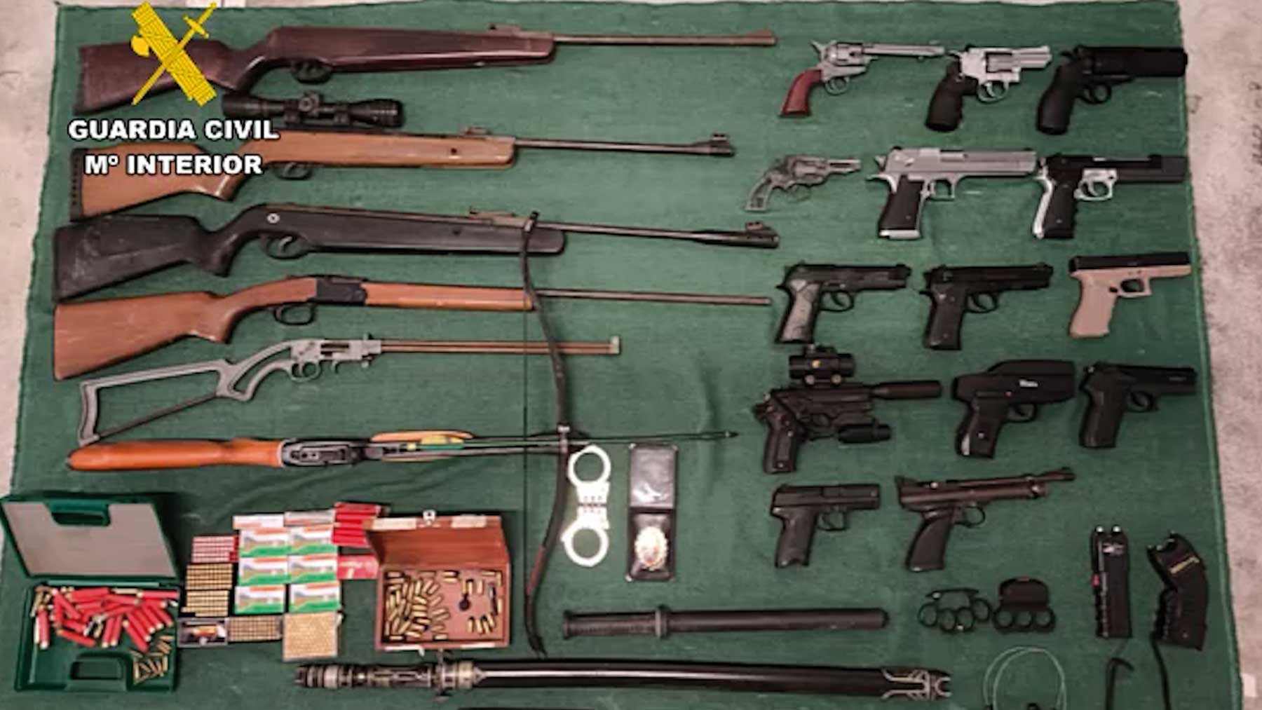 Un incendio destapa un impresionante arsenal de armas escondido en una vivienda de Selva, en Mallorca