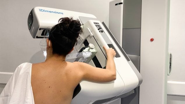 Andalucía hará mamografía, ecografía y biopsia en un solo día en casos de cribado con «altas sospechas»