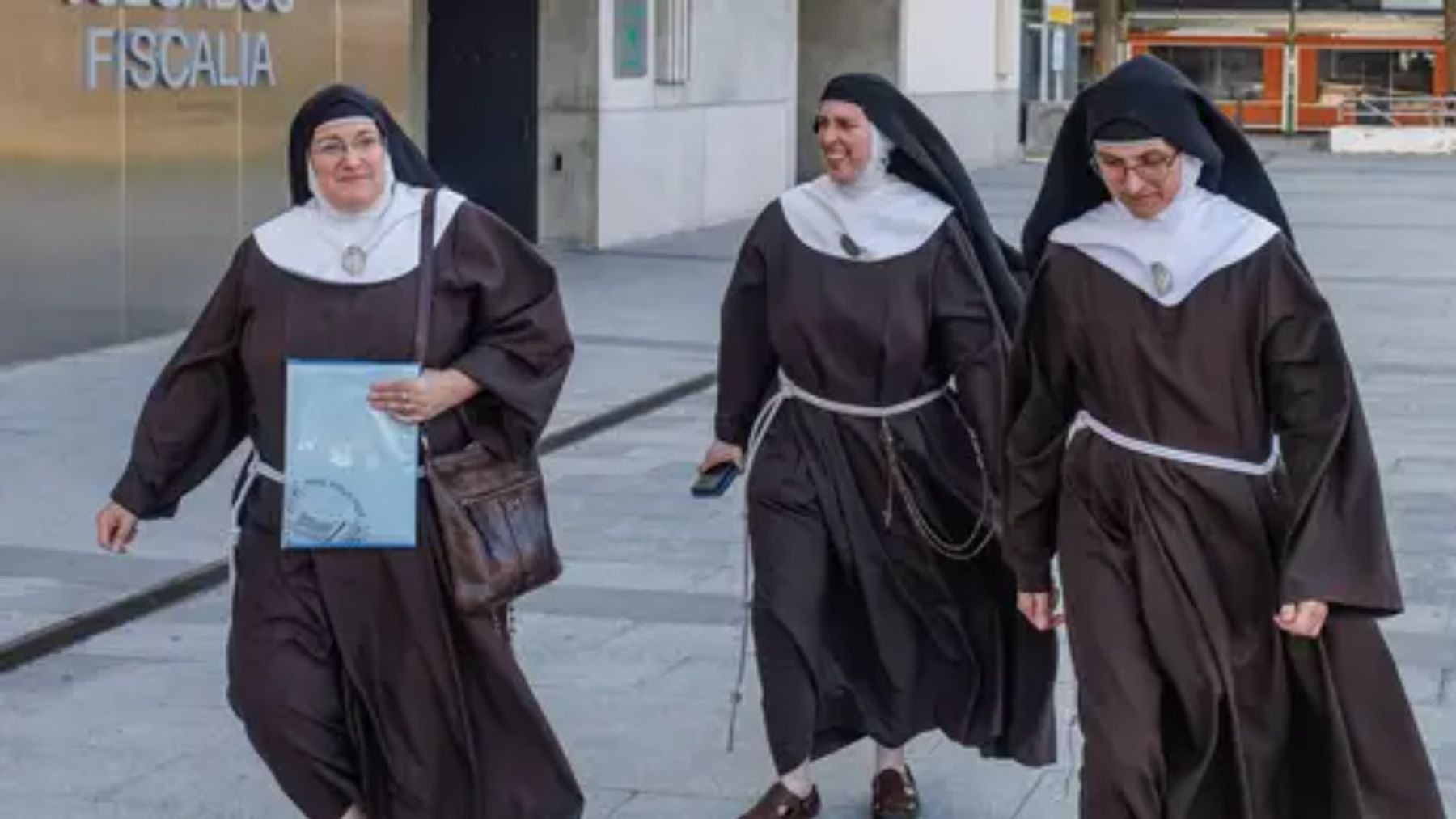Detienen a la ex abadesa de las monjas de Belorado por traficar con obras de arte