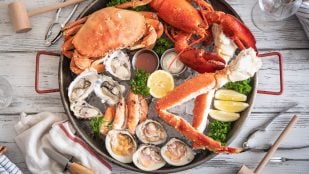 Truco para quitarle la arena al marisco