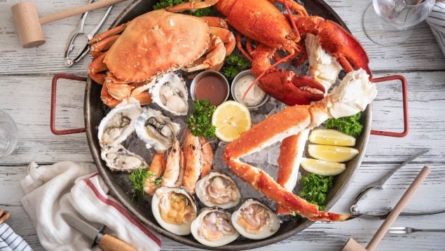 Truco para quitarle la arena al marisco