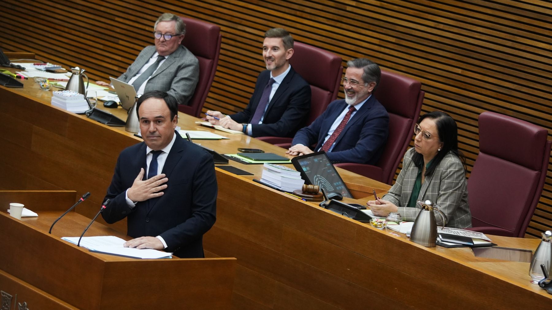 Pérez Llorca es elegido nuevo presidente de la Generalitat Valenciana con el apoyo de Vox