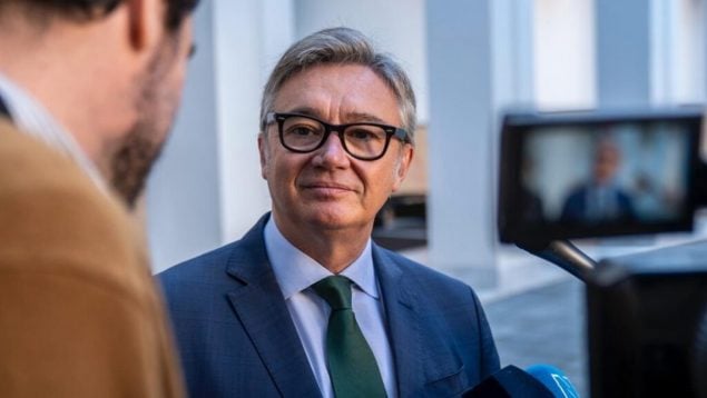 Vox se compromete a sentar en el banquillo «a todos los corruptos de Andalucía, sean rojos o azules»