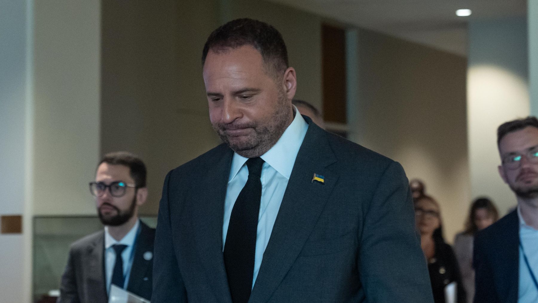 Dimite la mano derecha de Zelenski después de que la agencia anticorrupción registrara su domicilio