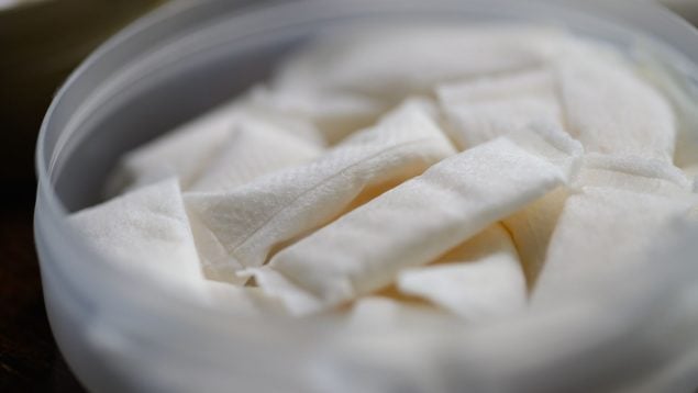 Bolsas de nicotina sin tabaco, tabaquismo, suecia, impuestos, sánchez, mónica garcía