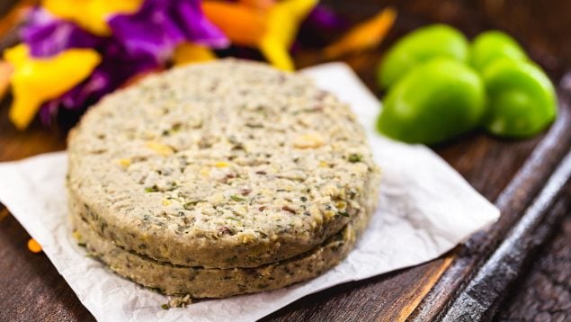 Las hamburguesas vegetales se han convertido en un producto estrella entre los alimentos veganos.
