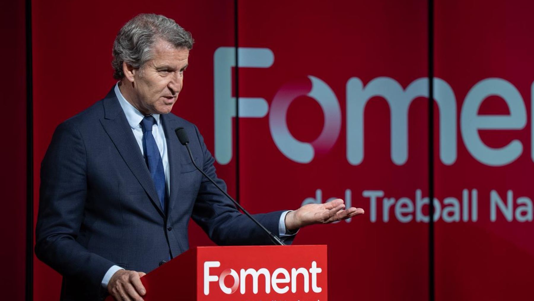 Feijóo promete a los empresarios catalanes convocar elecciones si Junts apoya la moción de censura