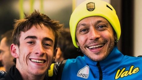 Pedro Acosta y Valentino Rossi en el rancho del italiano durante los 100 km del Campioni. (Valentino Rossi)