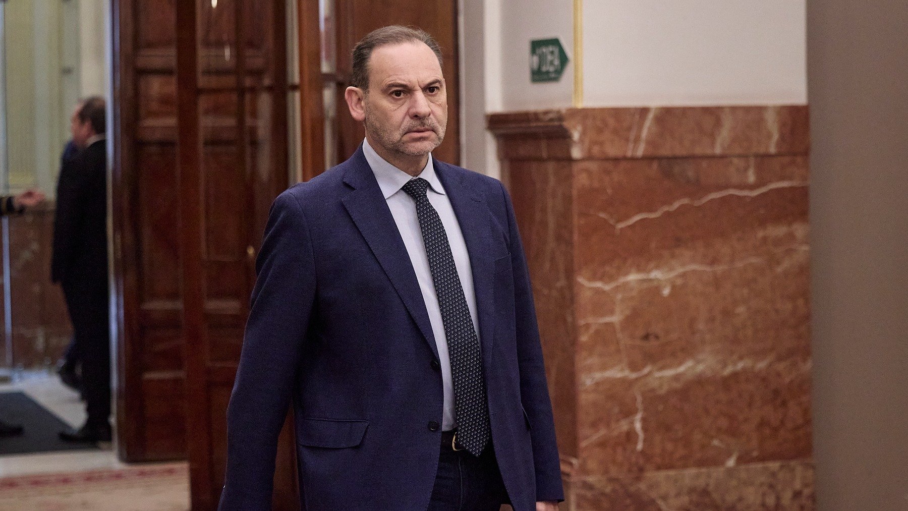 Ábalos contra Sánchez desde prisión: Líderes autoritarios, medios comprados, estado de Derecho degradado