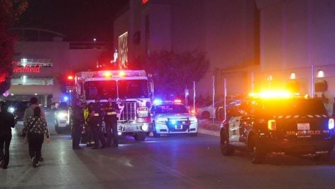 La Policía se despliega en el escenario del tiroteo. (E.P.)