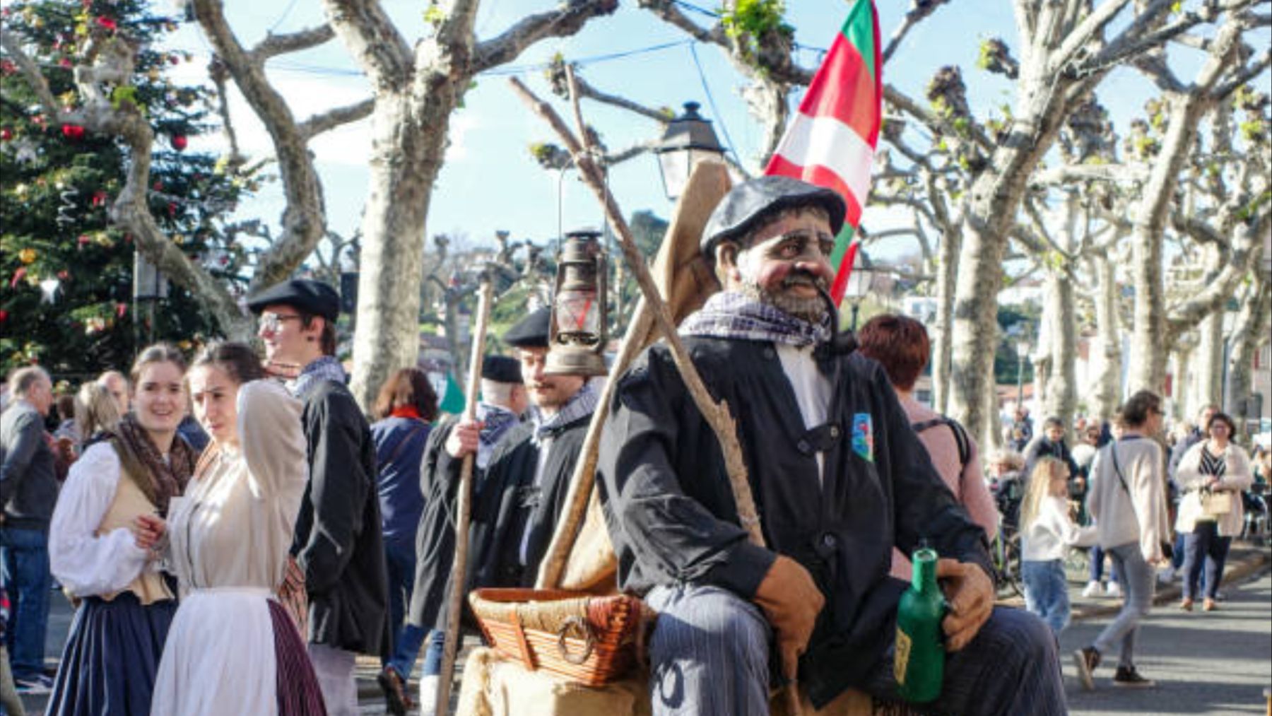Ni Santa ni Papa Noel: en el País Vasco el que trae los regalos en Navidad es este curioso minero