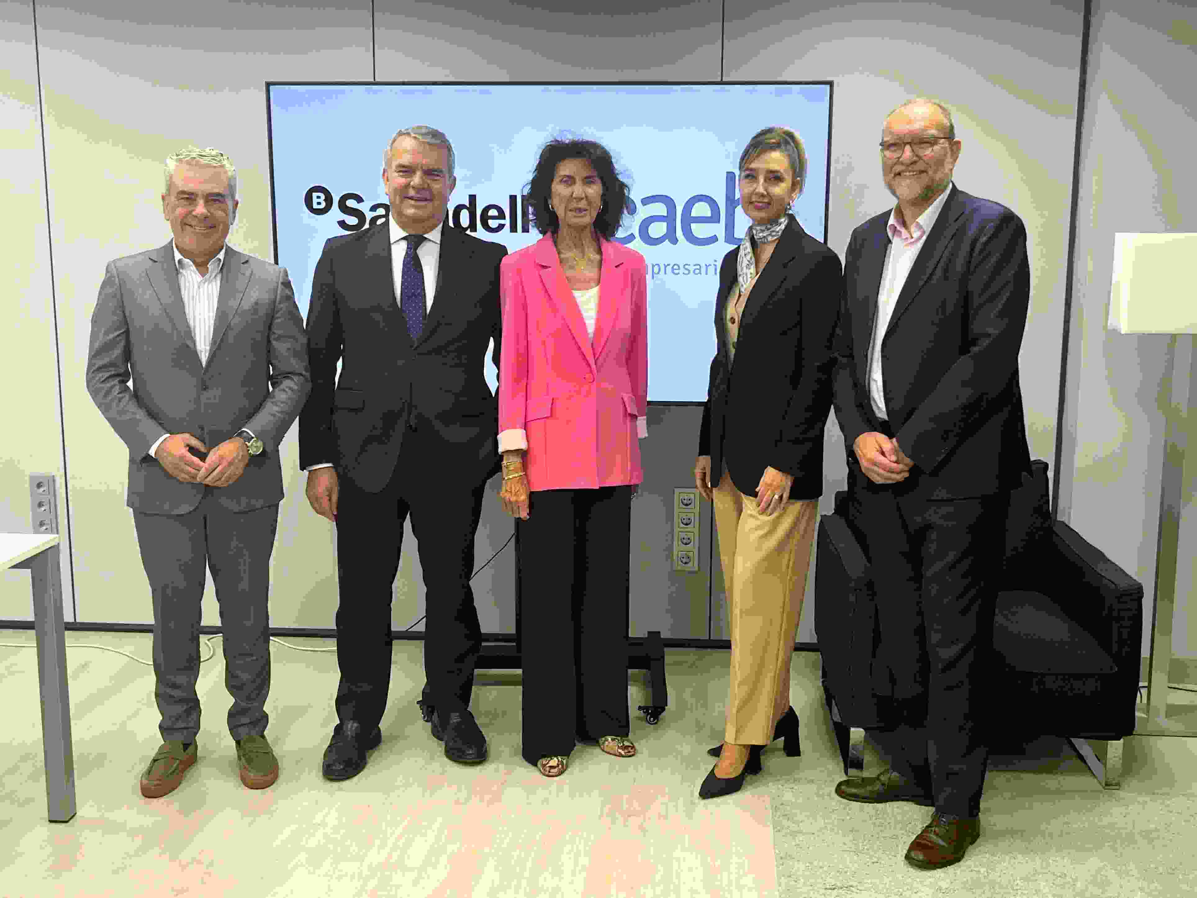 CAEB y Banco Sabadell renuevan su colaboración y su apuesta por el bienestar empresarial