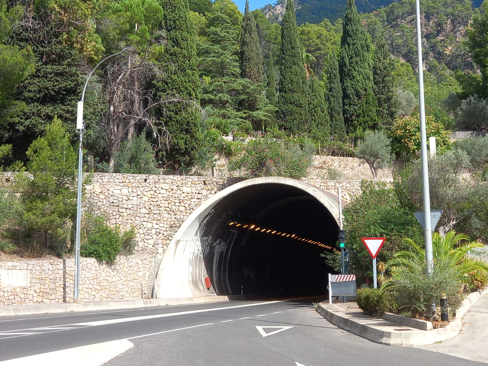Las medidas del Consell consiguen por primera vez la contención del tráfico en el túnel de Sóller