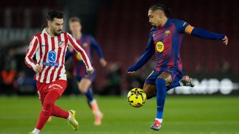 Una acción del Barcelona – Atlético.