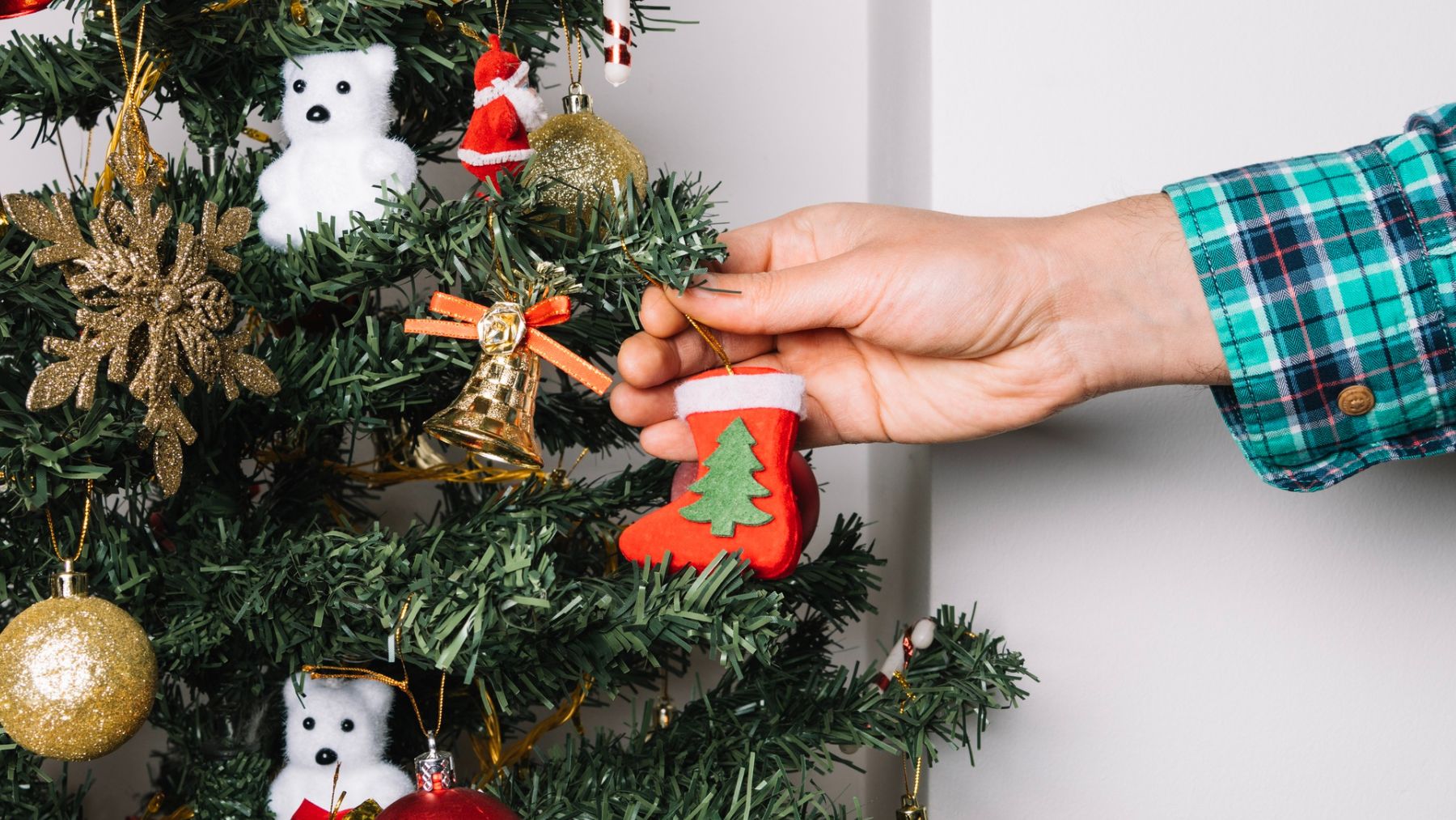 Adiós a las bolas de Navidad de toda la vida: el truco de esta florista soriana es mucho más original y elegante
