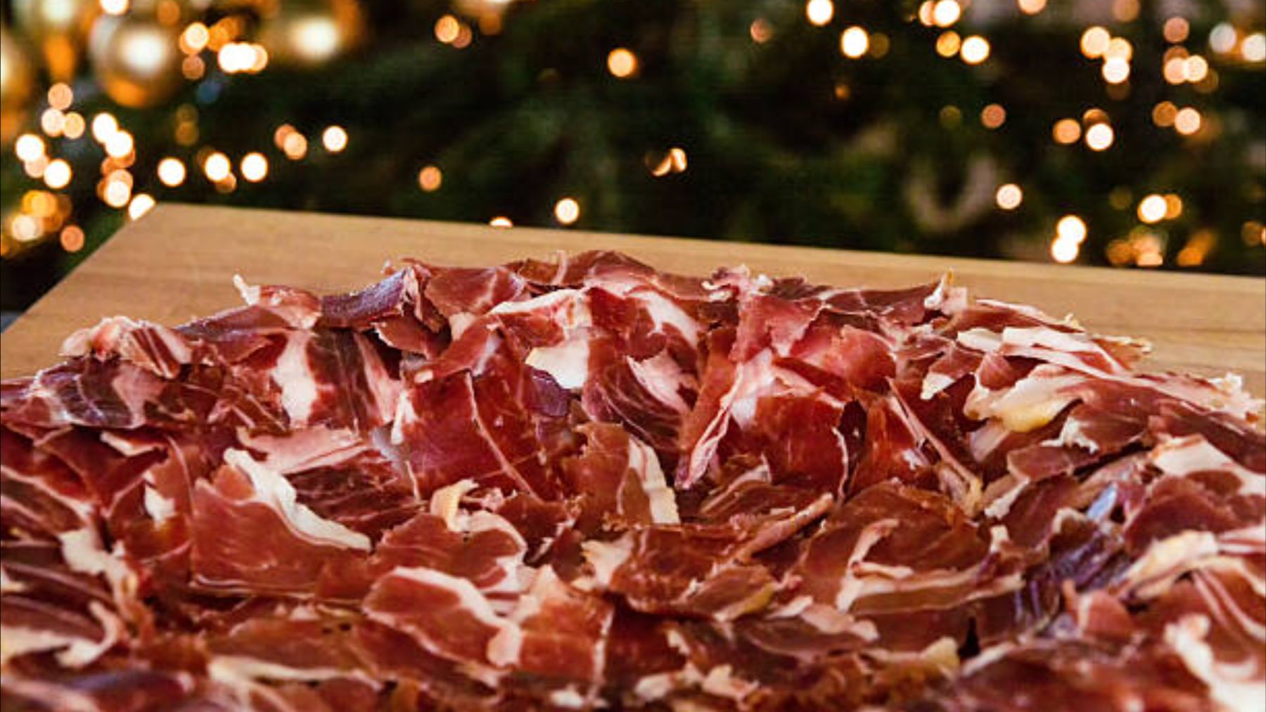 La OCU lo confirma: el truco para comprar jamón ibérico y ahorrar dinero esta Navidad sin que te la cuelen