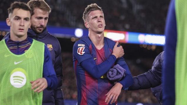 Dani Olmo se lesiona en el FC Barcelona-Atlético. (Europa Press)