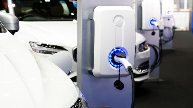 El Gobierno anuncia las ayudas a la compra de coches eléctricos pero aún no sabe cómo las va a gestionar