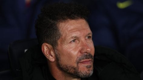 Diego Pablo Simeone, en el banquillo del Camp Nou. (Getty)