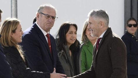 José Miguel Mollá (izqda) ante Marlaska. Ep)