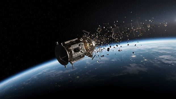 satélite desintegrándose