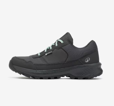 Zapatillas Quechua NH100 WP de Decathlon.