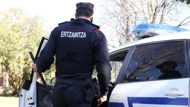 Ertzaintza, ertzaina