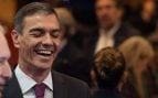 Pedro Sánchez riéndose