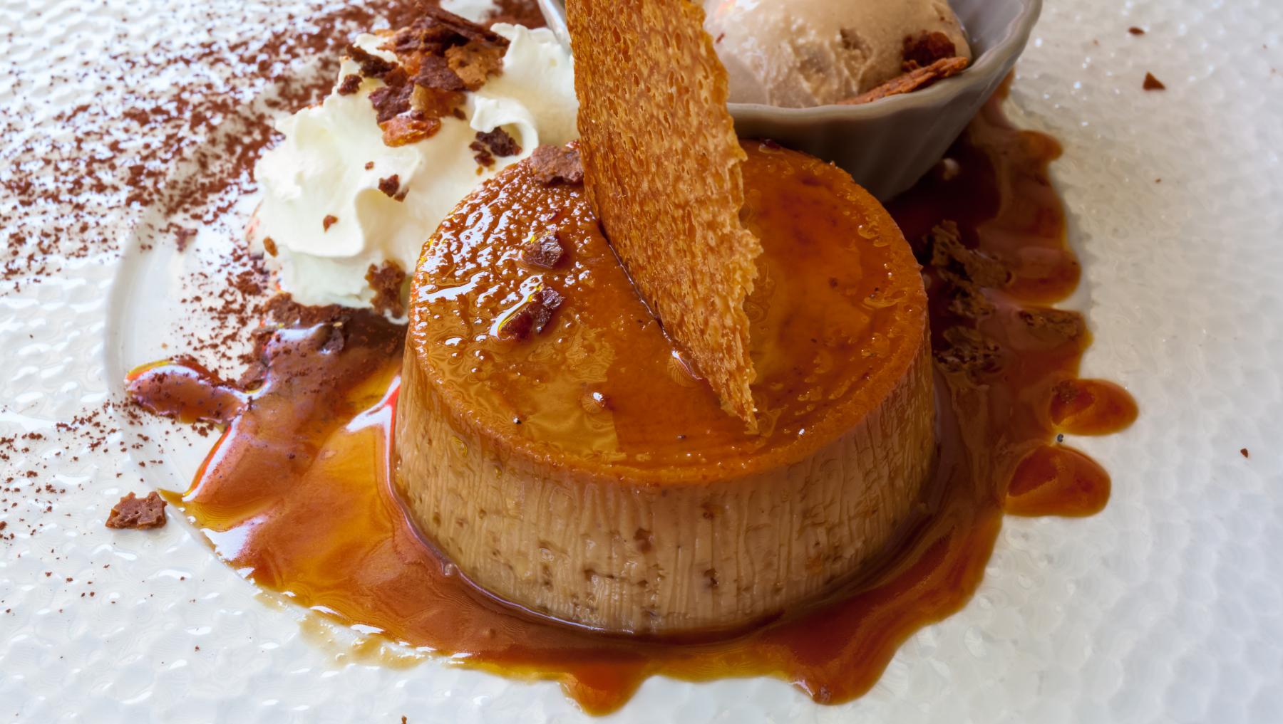 Flan de turrón.