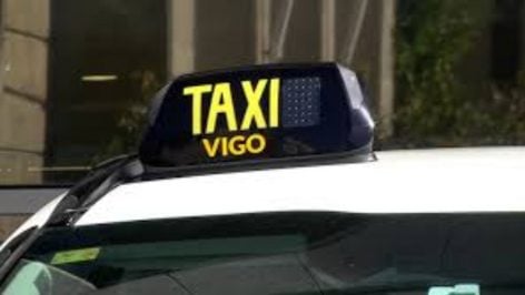 Un taxi en la ciudad de Vigo.