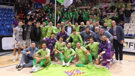 Los jugadores, tras el partido.