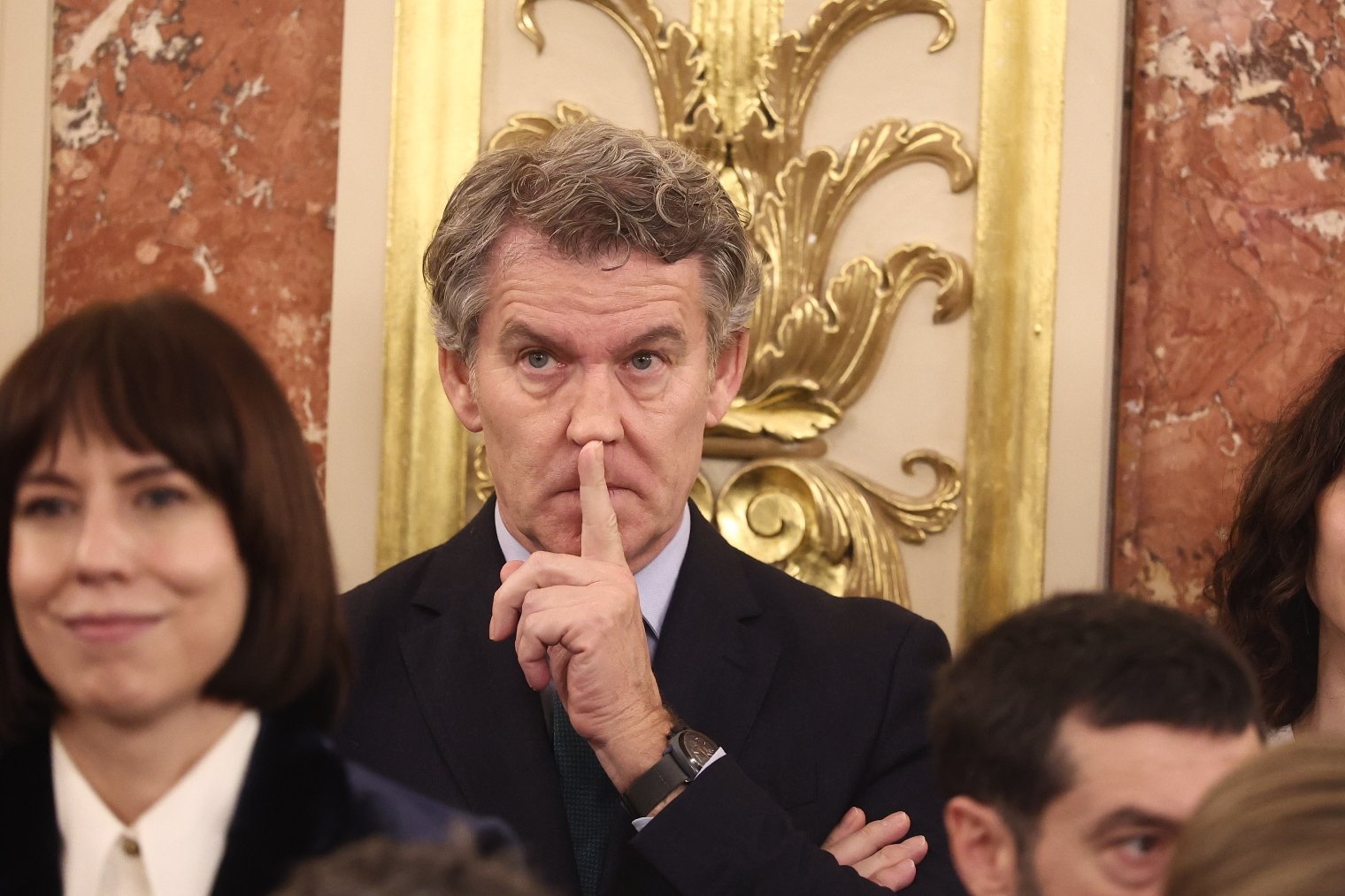 Feijóo acusa a Sánchez ser el que más ha atacado la Constitución y promete una etapa reconstituyente