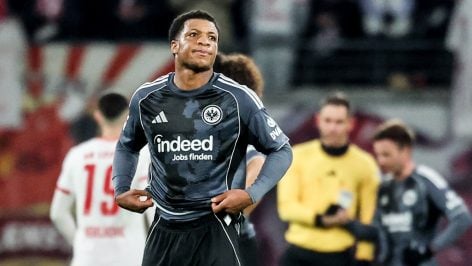 Jessic Ngankam se lamenta por la derrota del Frankfurt. (Getty)