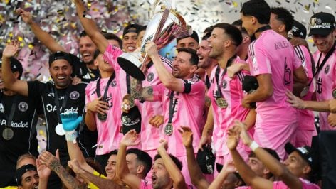 Messi tras levantar la MLS. (Getty)