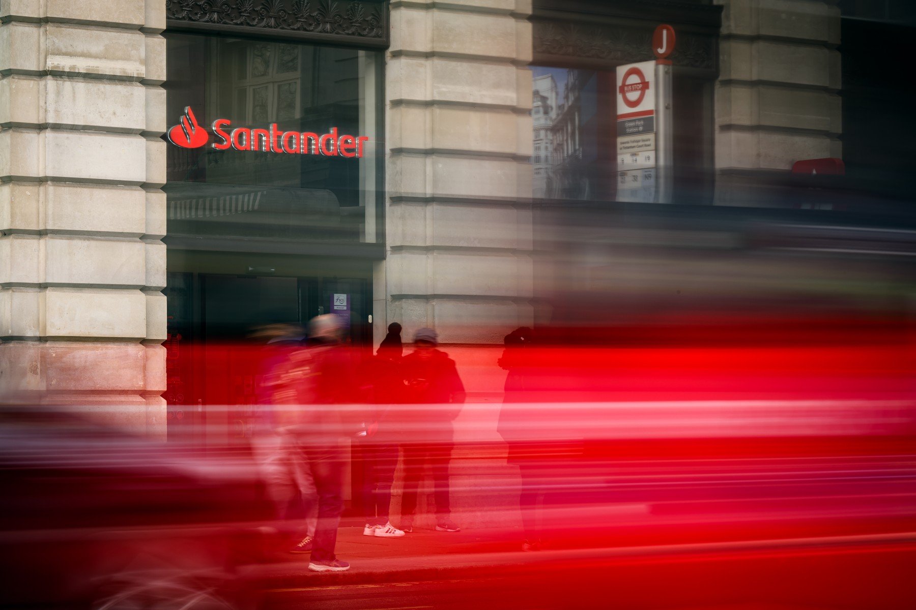El Santander da luz verde a la extinción de Openbank: la operación queda en manos de Economía  