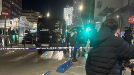 Servicios funerarios en el lugar de los hechos. (@torremolinos.sequeja)