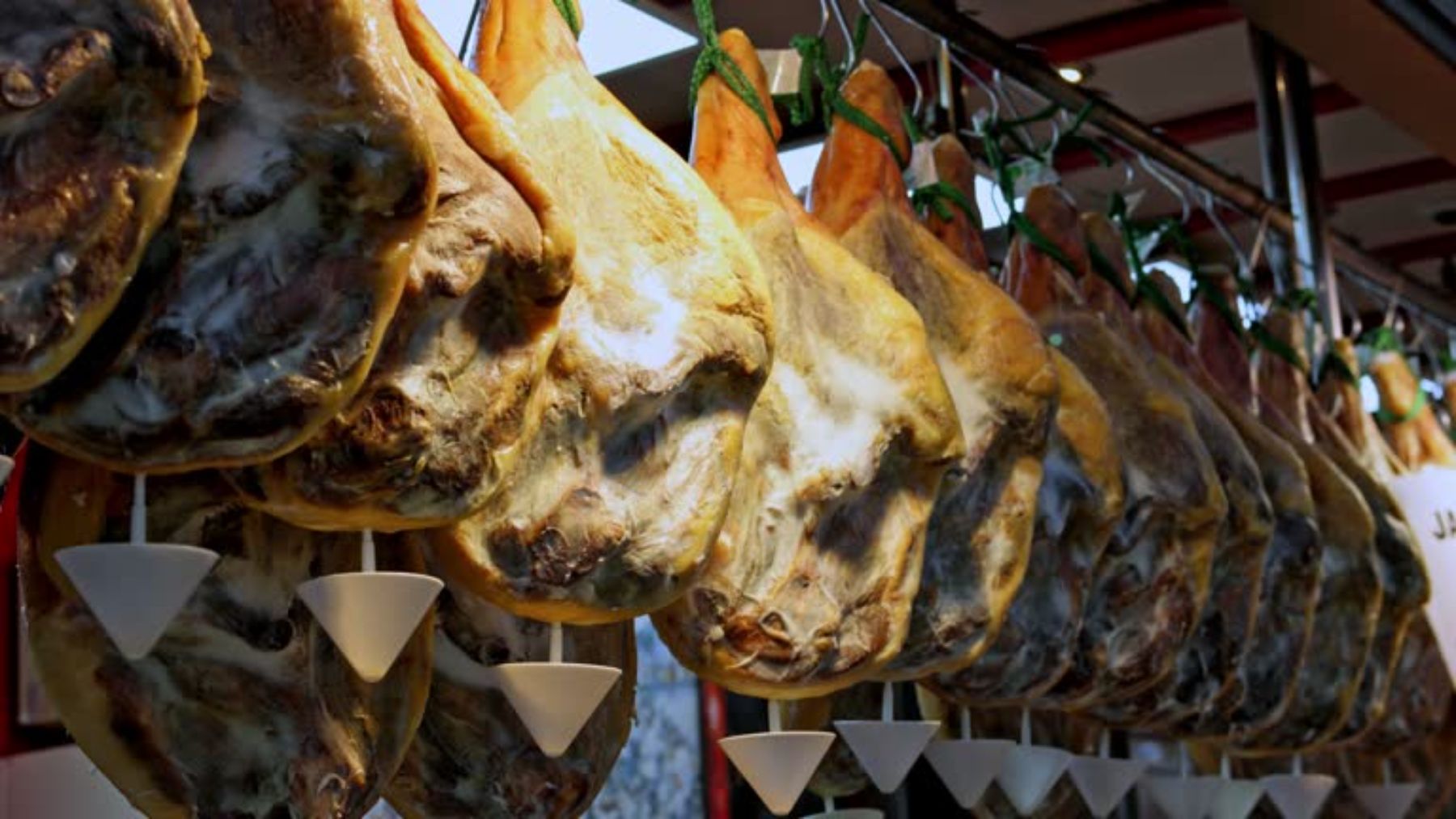 El mejor jamón ibérico del mundo se compra en esta venta a pie de carretera de este pueblo de Huelva