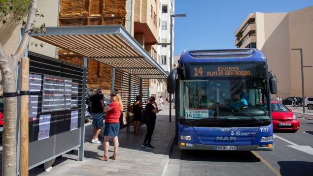 Las restricciones al bus gratuito en Ibiza también afectarán a turistas y segundas residencias