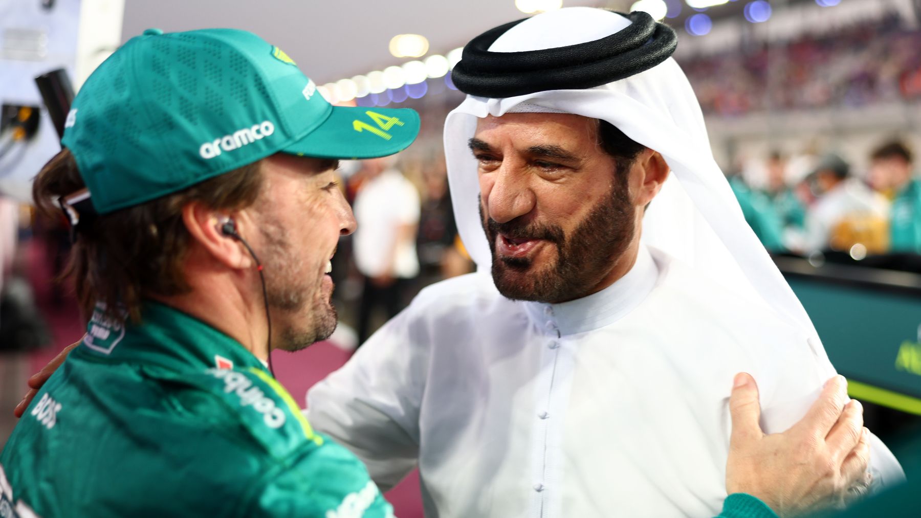 Fernando Alonso y Ben Sulayem en Abu Dabi. (Getty)