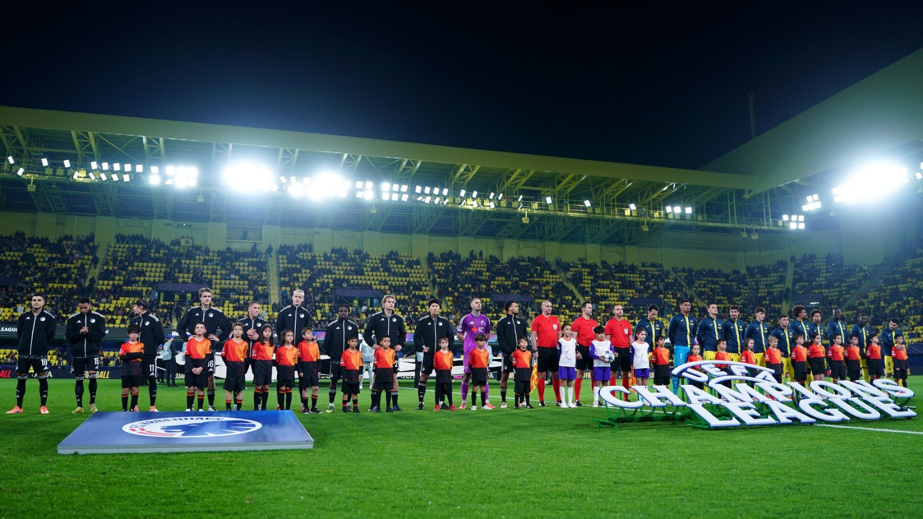 Tremendo error del Villarreal: tiene que sonar el himno de la Champions... ¡y suena el de la Europa League!