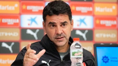 Míchel, en una rueda de prensa del Girona. (EFE)