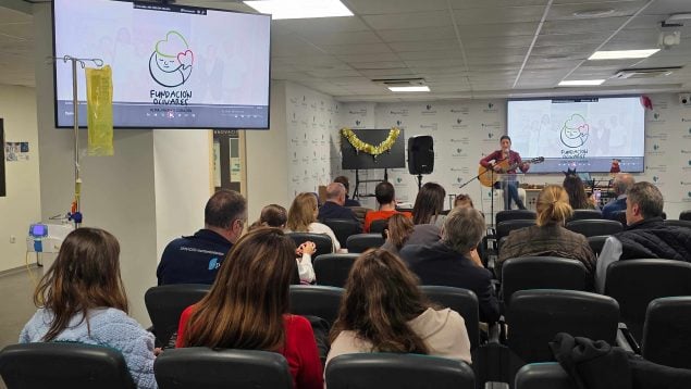 Quirónsalud Málaga y Fundación Olivares celebran un concierto navideño para pacientes hospitalizados